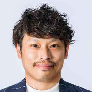 Snowflake合同会社にてシニアソリューションエンジニアを担当。
前職ではデータサイエンティストとしてデータ分析や機械学習・LLMを用いたシステム開発に携わるとともに、シニアマネージャーとしてチームマネジメントに従事。
現在はSnowflake合同会社のソリューションエンジニアとして、主に製造業界のお客様を担当。